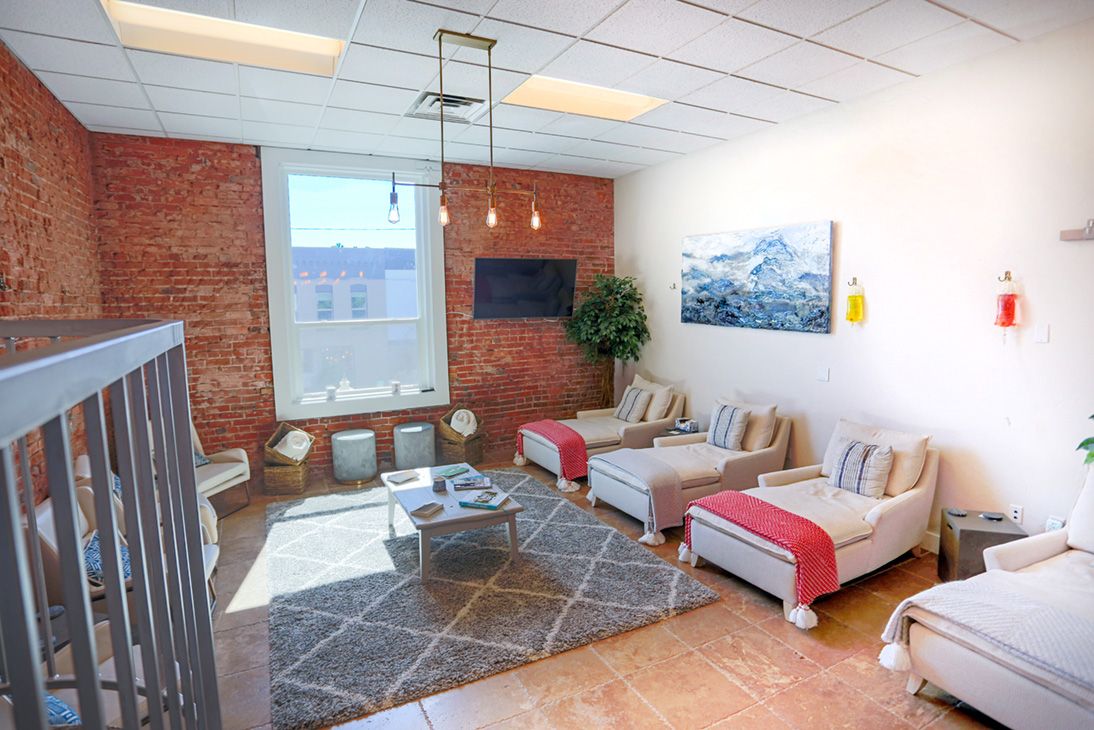 Elite IV Lounge in Littleton, CO