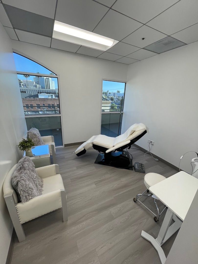 Refresh Beauty and Wellness in Glendale, CA