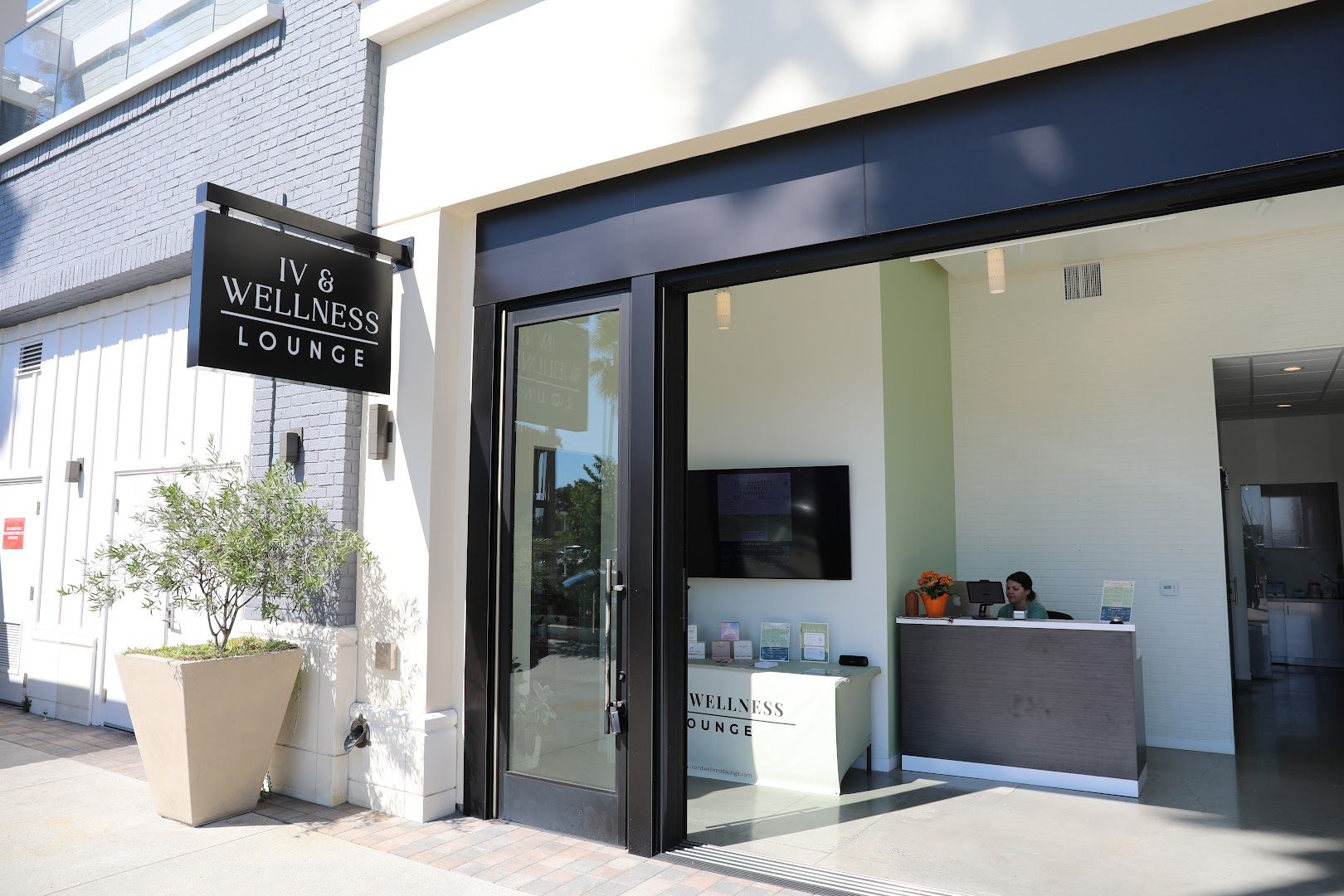 IV & Wellness Lounge in Long Beach, CA
