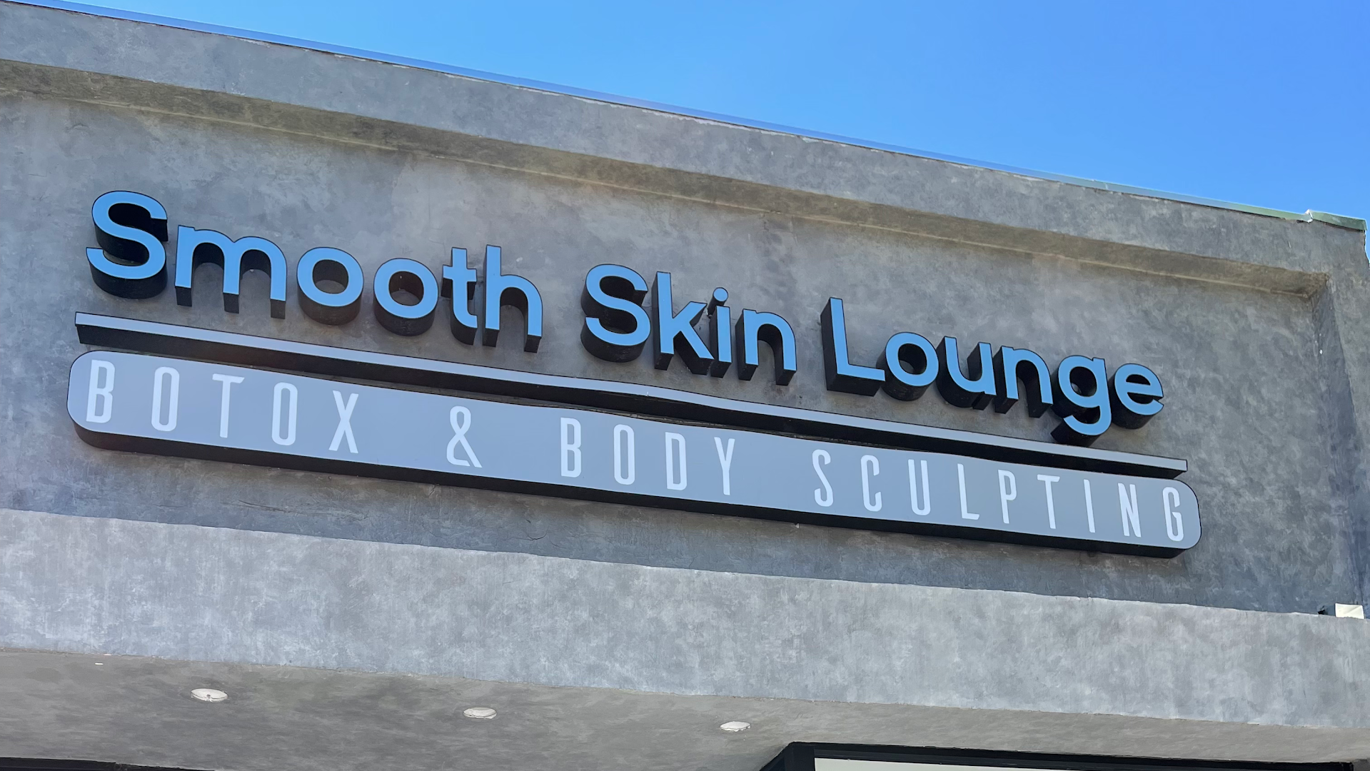 Smooth Skin Lounge in Beverly Hills, CA