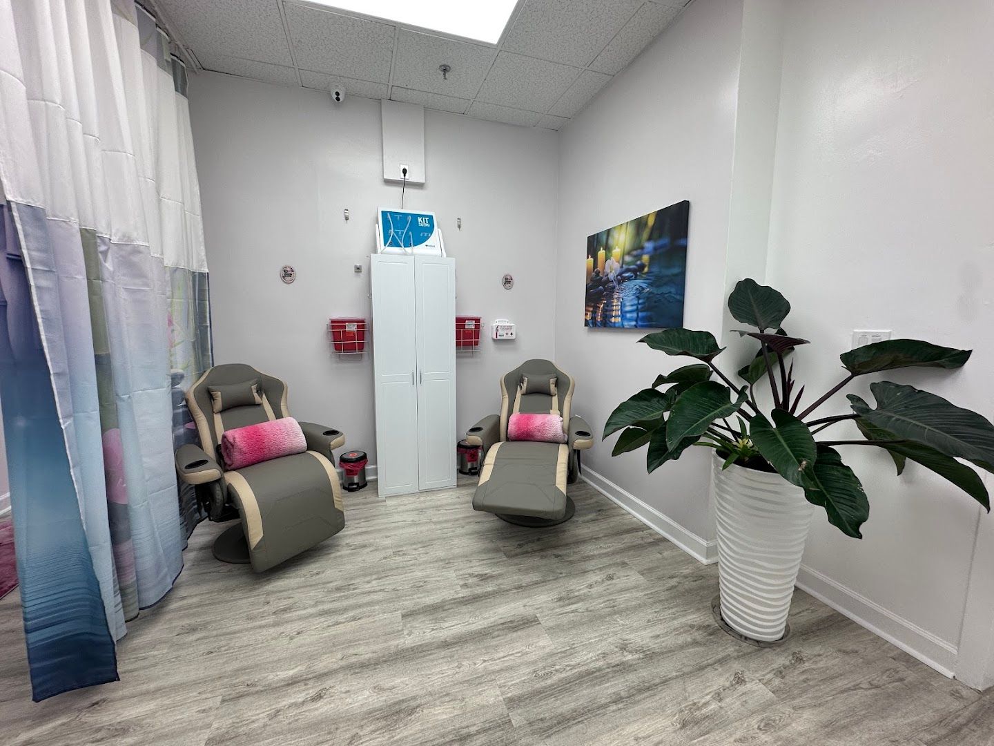 Oasis Healing Spa in Miami, FL