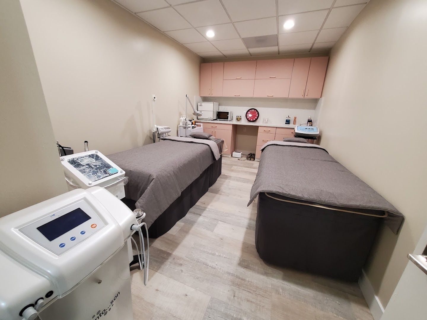Dermaster Medical Aesthetic Clinic in Los Angeles, CA