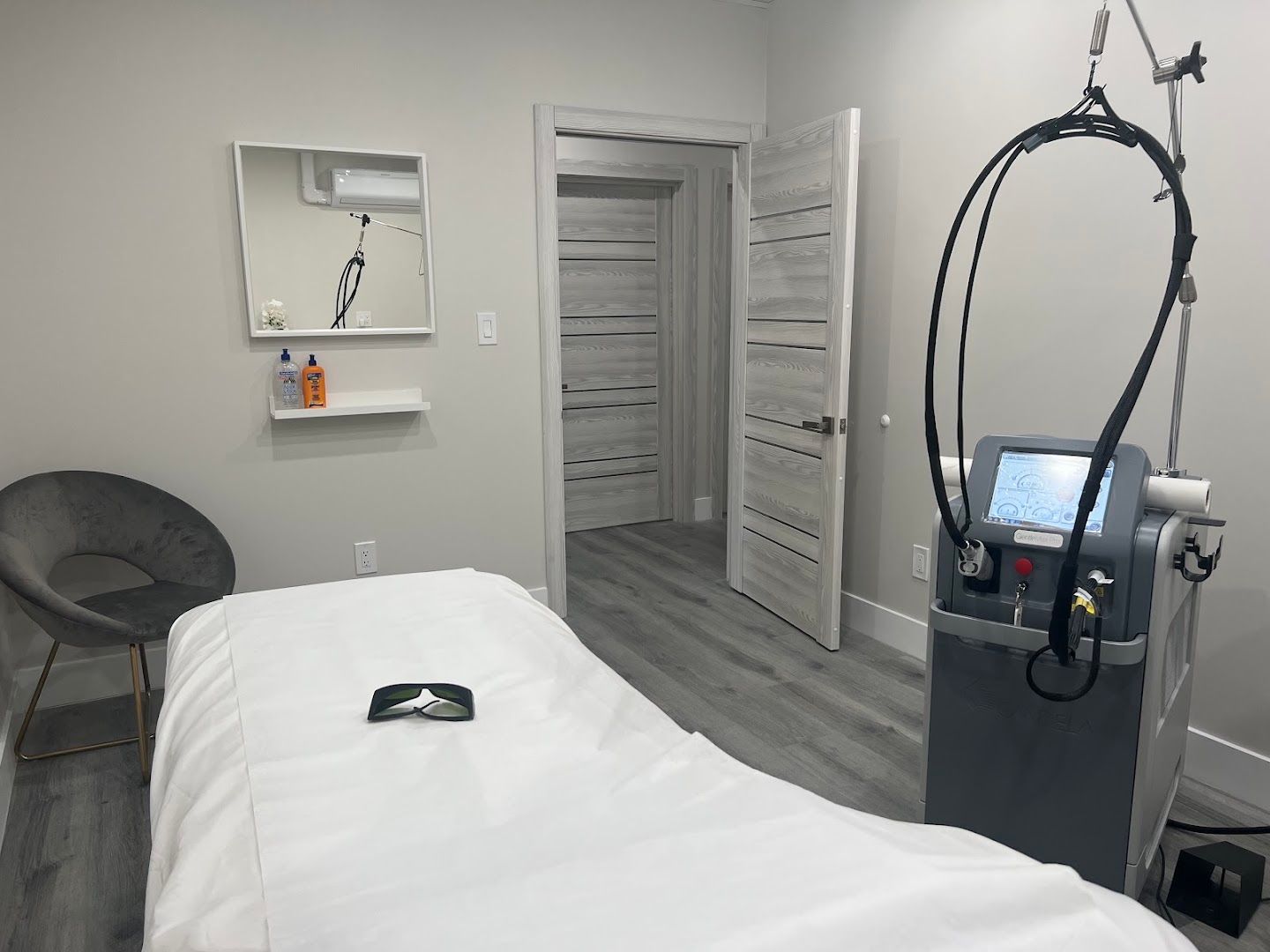 Pure Skin Laser Center in North Hollywood, CA