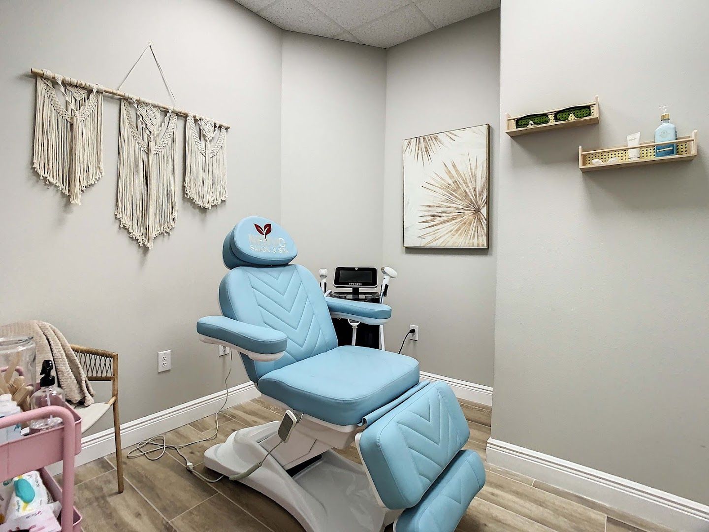 Neuvo Salon & Spa in Wesley Chapel, FL
