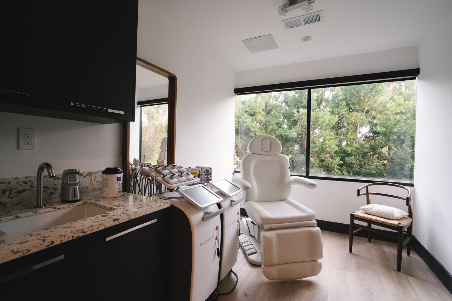 Robertson Wellness and Aesthetics in Beverly Hills, CA