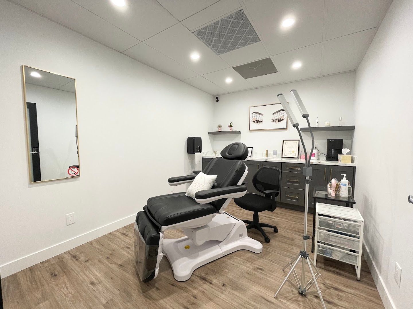 TN Esthetics Center in Cerritos, CA